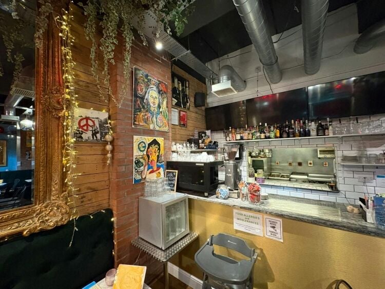 Licensed Bistro Cafe Restaurant in Glasgow's West End Photo 5