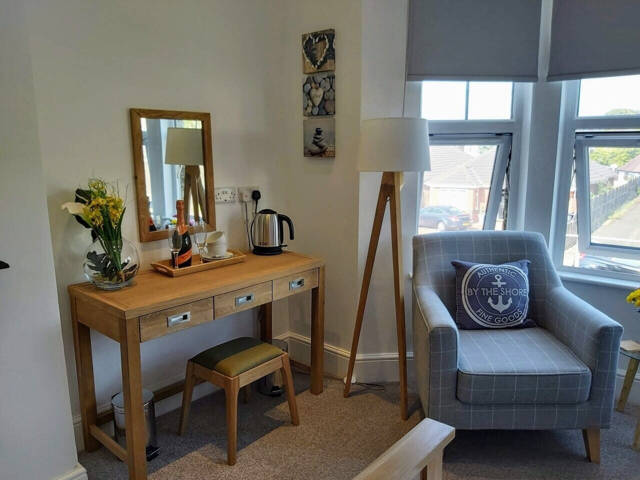 ESSEX - HIGH QUALITY FIVE BEDROOM GUEST HOUSE Photo 5