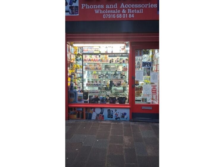 Fresh Start Retail Opportunity – Modern Independent Shop in Hull