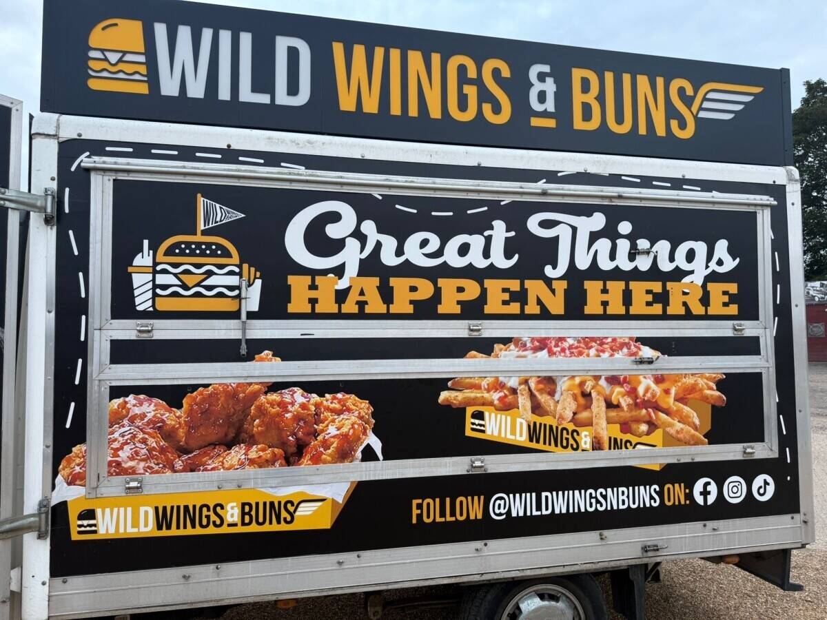 Wild Wings & Buns Fast Food Running Business Burgers & Wings