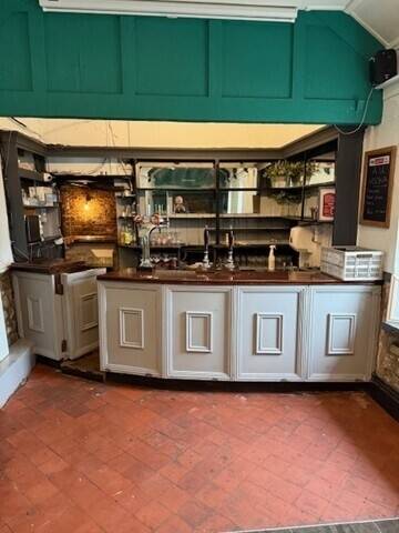 VALE OF GLAMORGAN – VILLAGE CENTRE FREEHOUSE Photo 5