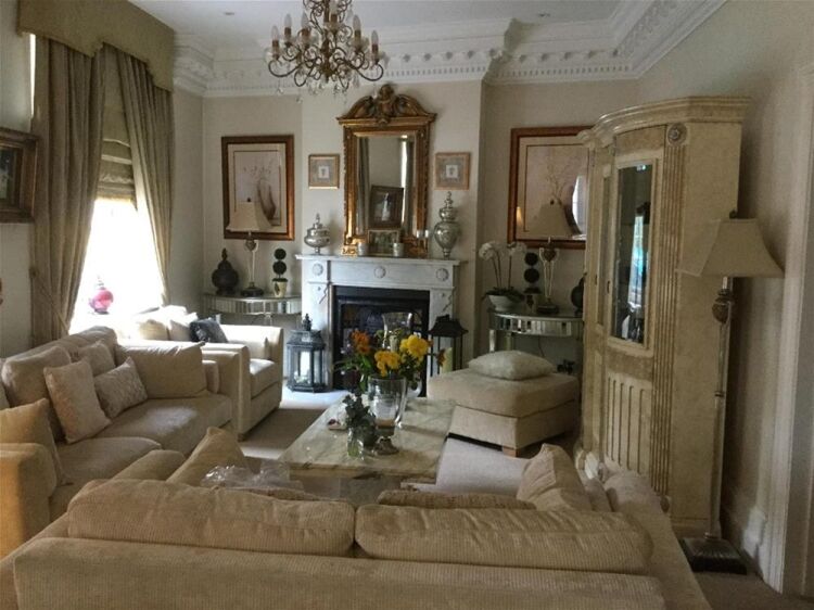 LEASEHOLD LIC. RESTAURANTSELF CONTAINED 6 BED ACCOMMODATION