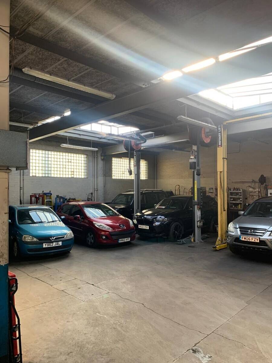 Successful and profitable MOT and service centre based in Nottinghamshire