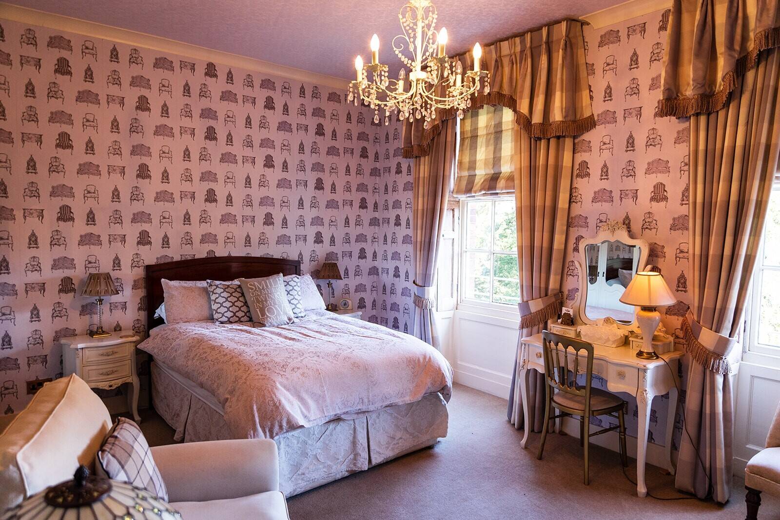WORCESTERSHIRE - EDGE OF RIVERSIDE TOWN COUNTRY HOUSE HOTEL