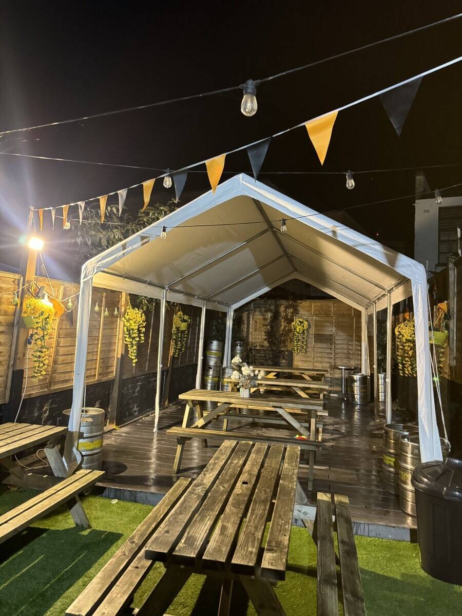 Town centre restaurant & takeaway for sale Photo 5
