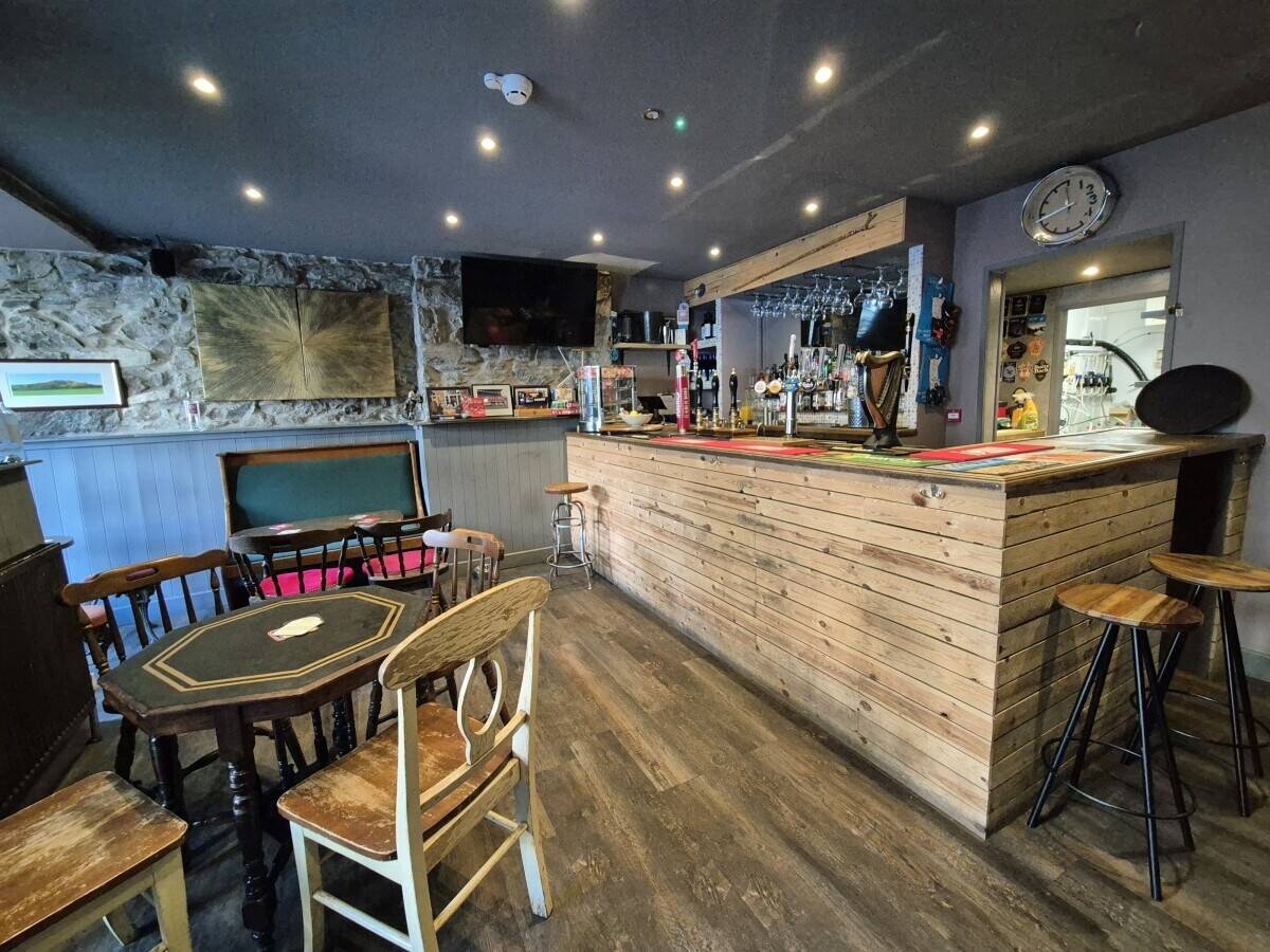 GWYNEDD - REFURBISHED PUBLIC HOUSE WITH EIGHT LETTING ROOMS Photo 5