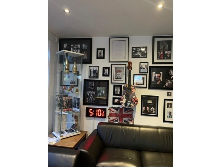 Sharp Opportunity Awaits – Established Barbers in Biggin Hill