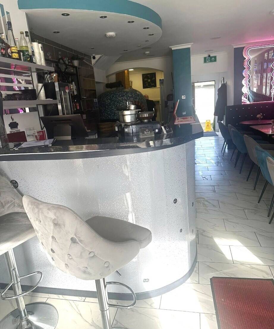 WOODFIRE PIZZA RESTAURANT, BAR & TAKEAWAY – FOR SALE - THANET, KENT