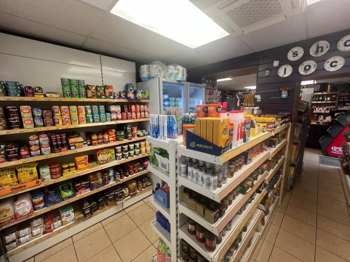 Very Popular Freehold Family Run Convenience Store (ref 1805)