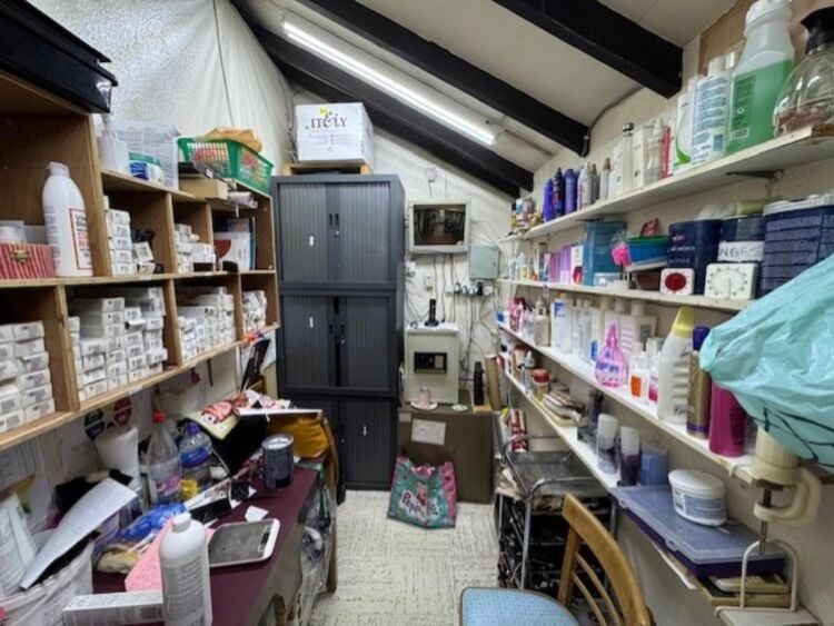 Leasehold Unisex Hair Salon Located In Kingswinford Photo 5