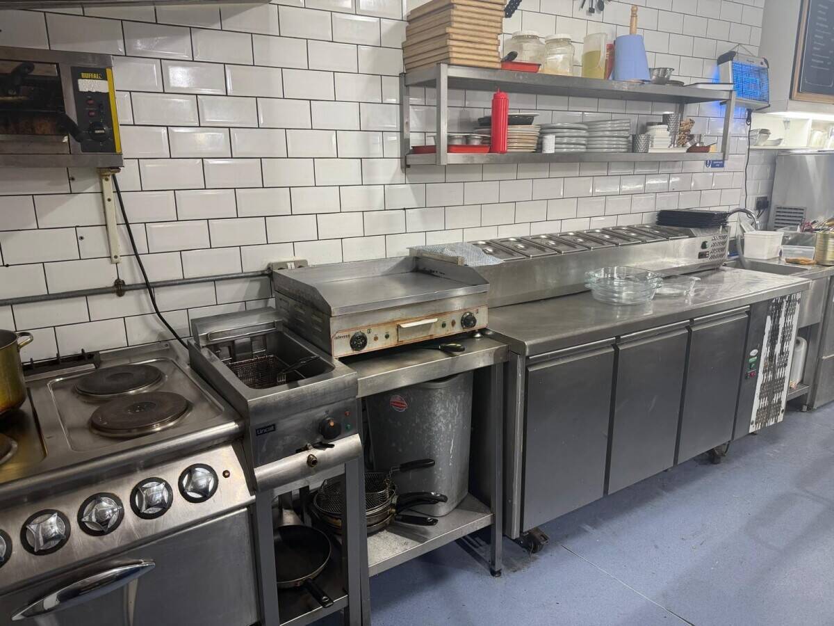 Highly Profitable, cafe and pastry for sale in the heart of Tooting SW LONDON