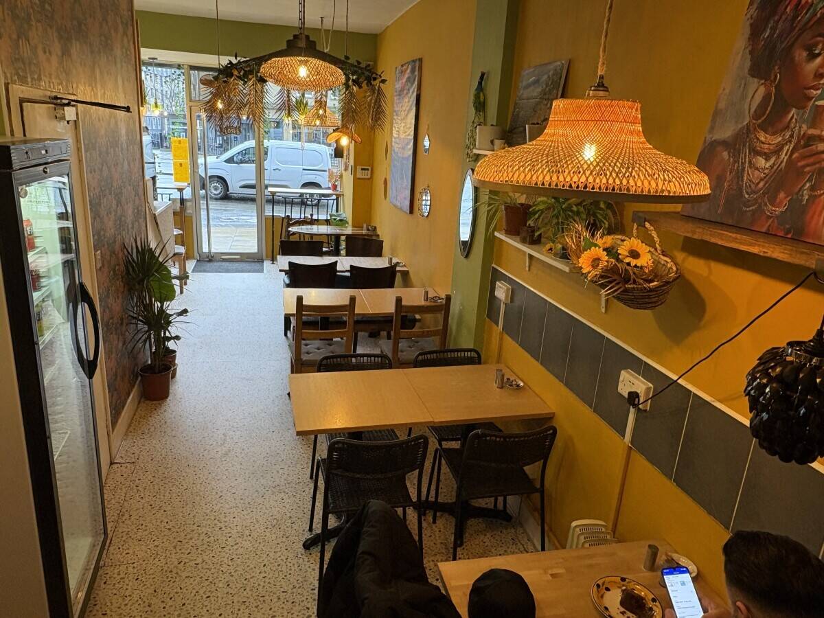 Stunning City Centre Cafe Fully Equipped Turnkey Business Ref 2006 Reduced Price Photo 5