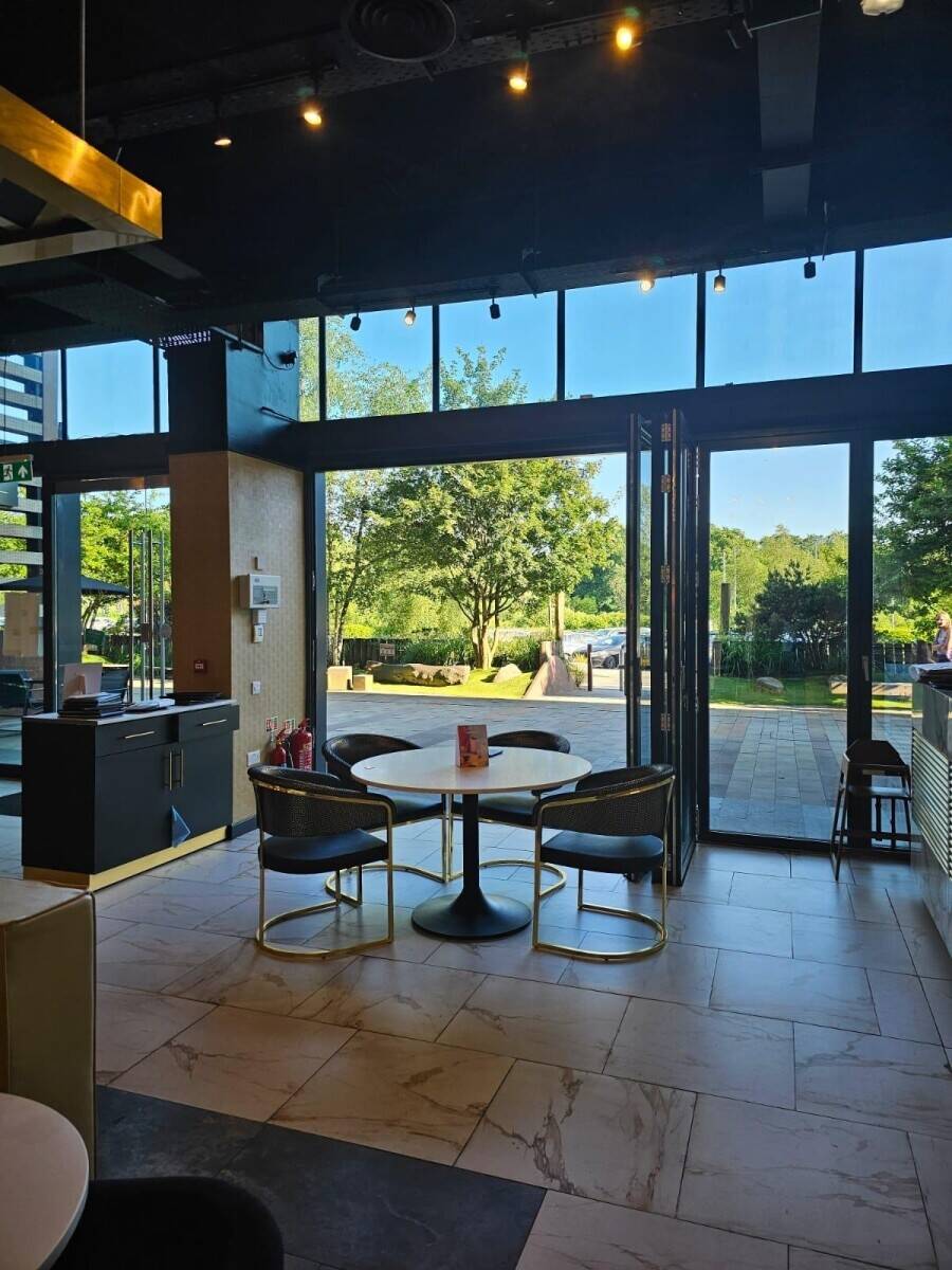 Fully Fitted Dessert & Speciality Drinks Business – Glasgow Fort