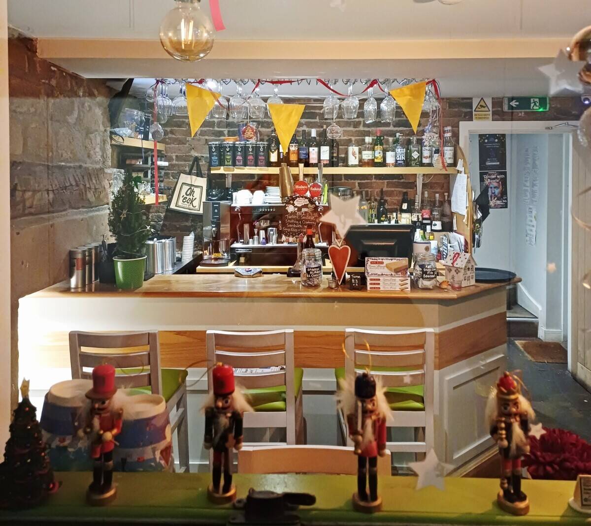 Popular, Stylish and Lucrative Restaurant & Live Music Business