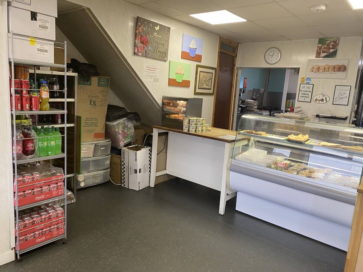 Rare opportunity for Freehold Sandwich shop in prime location on busy main road in Bury Photo 5