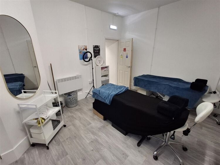Beauty, Therapy & Tanning For Sale in Birkenshaw