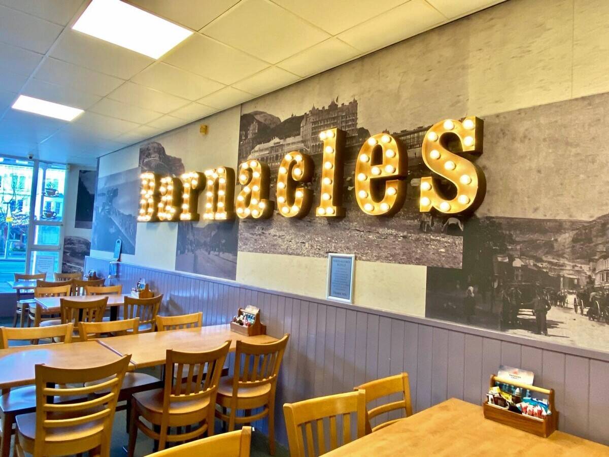 CONWY - ESTABLISHED RESTAURANT/FISH & CHIP SHOP AND THREE APARTMENTS Photo 5