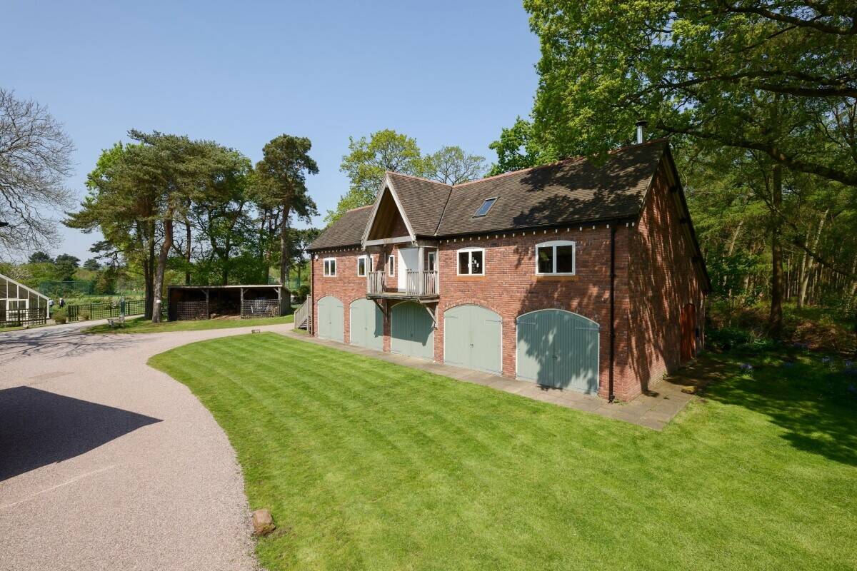 Impressive Cheshire Country Estate, with Further Development Potential Photo 5