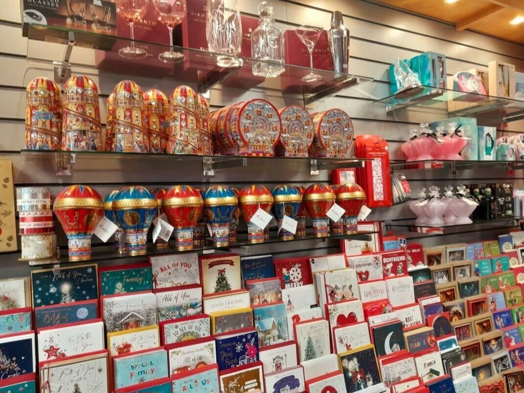 Thriving Card and Gift Shop trading over 30+ yrs Photo 5