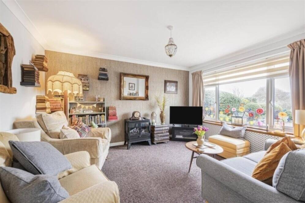 PRIVATE SWIM SCHOOL BUSINESS & EXTENSIVE FAMILY HOME - FOR SALE- SEVEN SISTERS, EAST SUSSEX