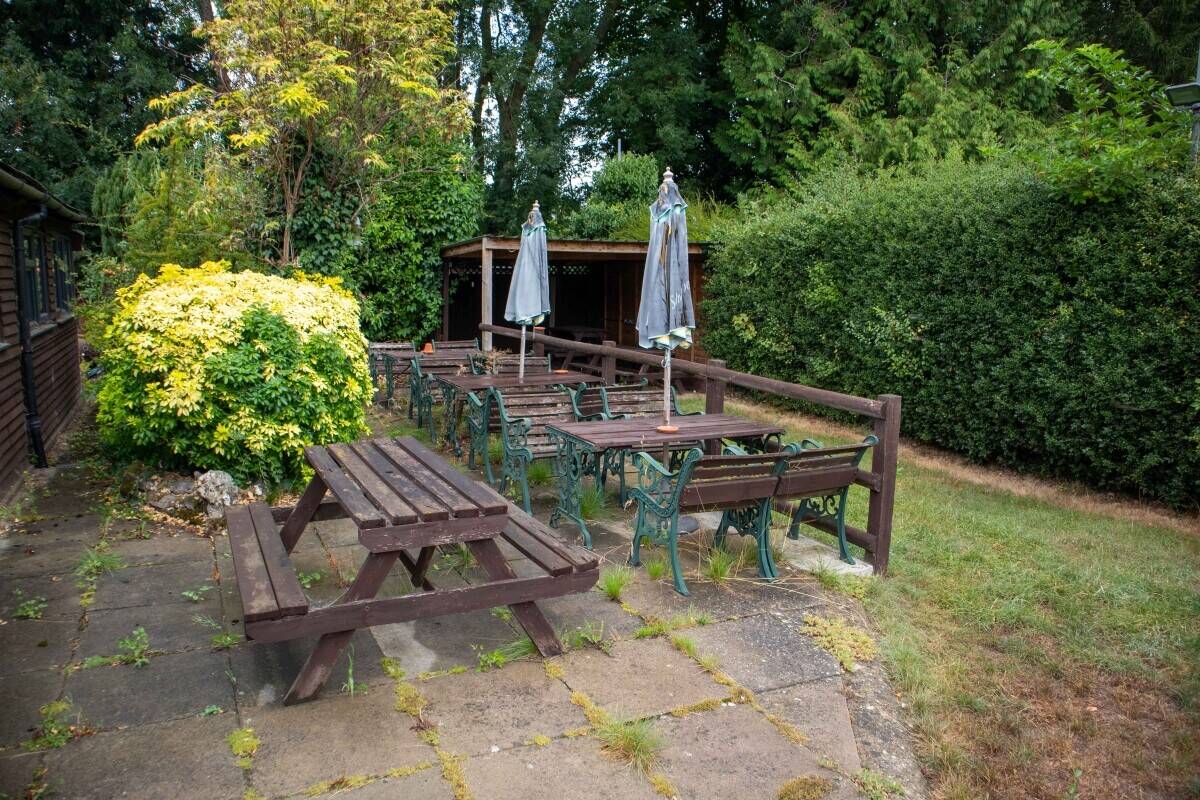 KENT - SEVENOAKS VILLAGE PUB AVAILABLE ON NEW FREE-OF-TIE LEASE Photo 5