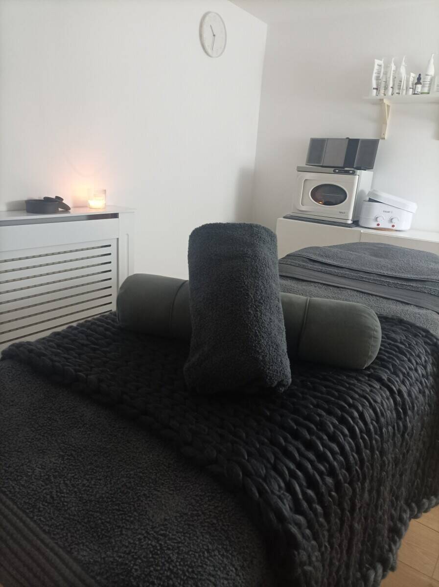 Beauty Salon for sale in Ealing London Photo 6