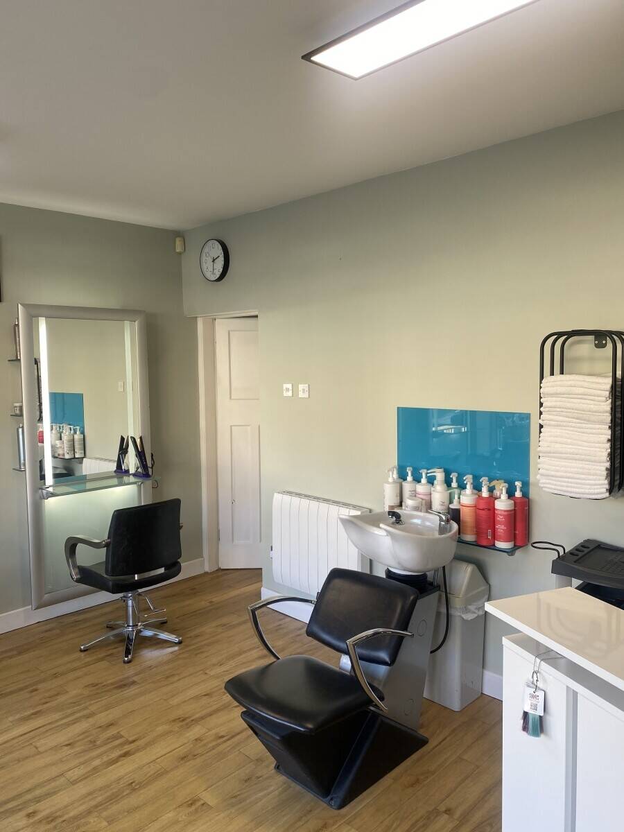 Hair salon for sale in Sheffield Photo 5