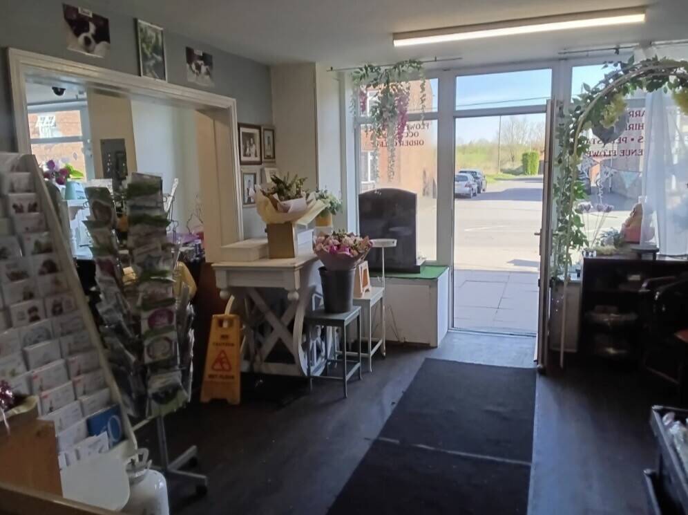 Leasehold Established Florist Flowers Cards Plants Gifts Business Westhoughton Bolton For Sale
