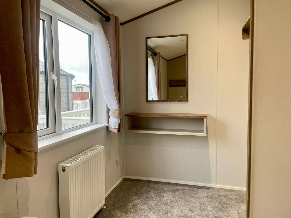 NOTTINGHAMSHIRE - TWO BEDROOM RESIDENTIAL LODGE WITH PARKING FOR 4 VEHICLES Photo 5