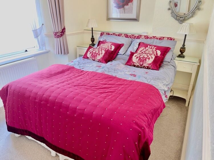Freehold 7 Bedroom Guest House Located In Torquay, Devon