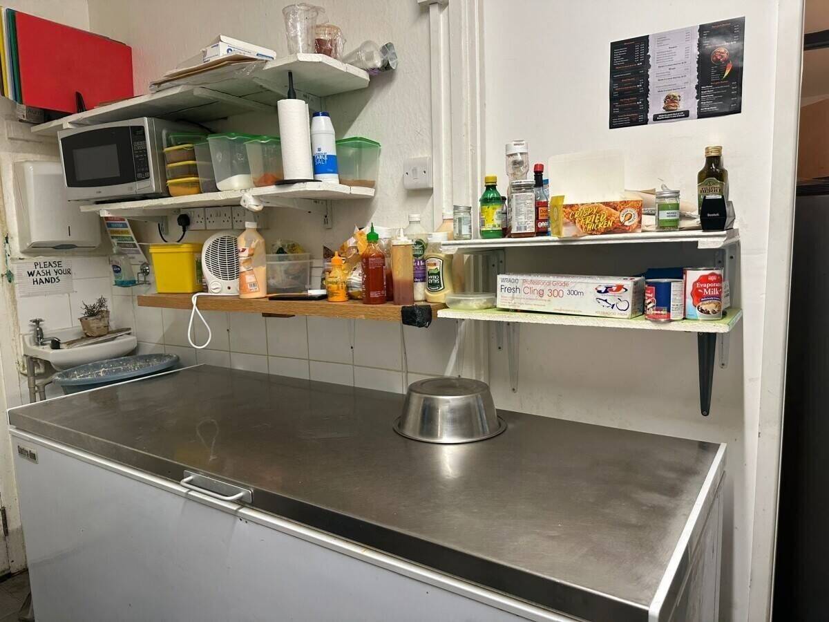 🔥 URGENT SALE – FULLY FITTED TURNKEY PIZZA TAKEAWAY – BIGGLESWADE 🔥💥 RARE OPPORTUNITY – MULTIPLE Photo 5