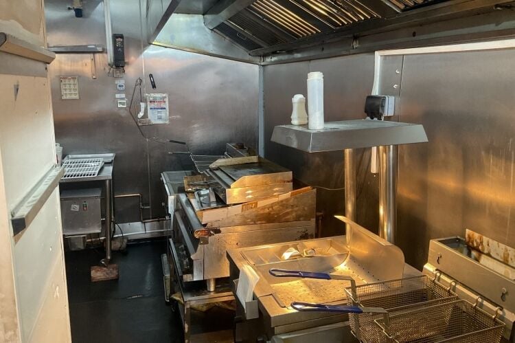 Premium Boneless Chicken Concept – Stockport