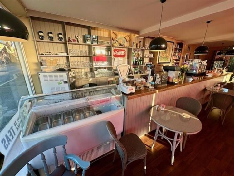 LEASEHOLD LIC. CAFE/RESTAURANT & ICE CREAM PARLOUR