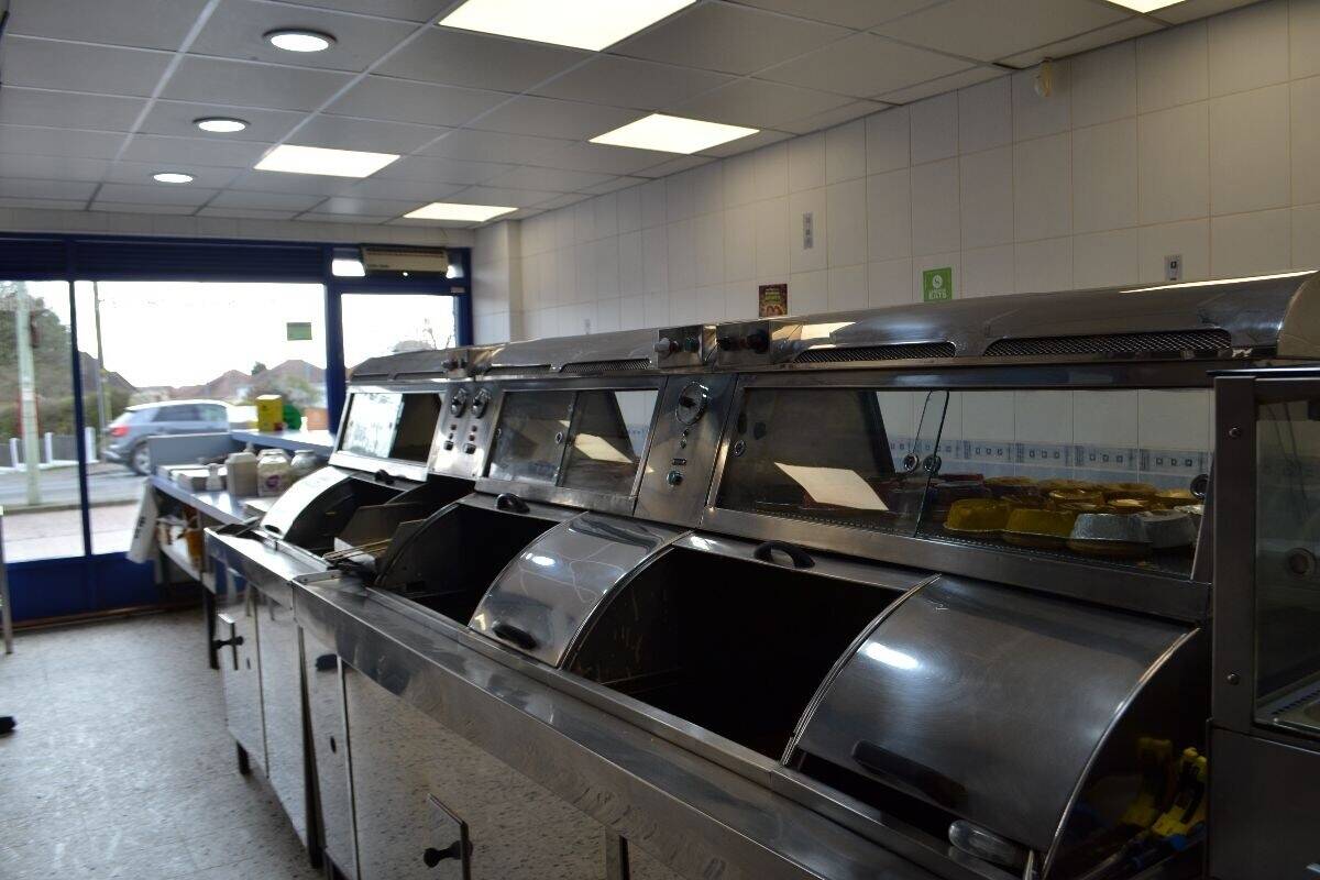 CS0355 Busy Fish & Chip Shop – £14,000 Weekly Sales | Prime Location with Parking Photo 5
