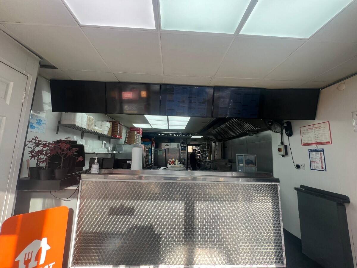 Mount Spices Takeaway and Tandoori Photo 5