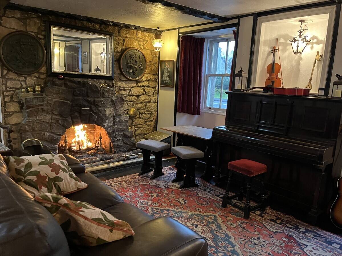 Small Country Hotel for sale 15 miles from Edinburgh Castle Photo 5