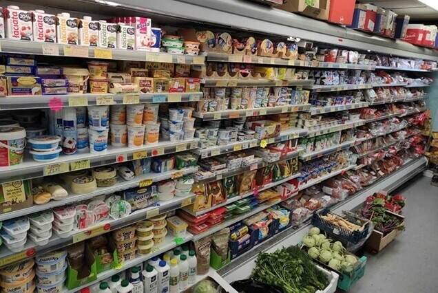 A long established and hugely profitable business for sale with huge GP. Retirement forces sale. Photo 5