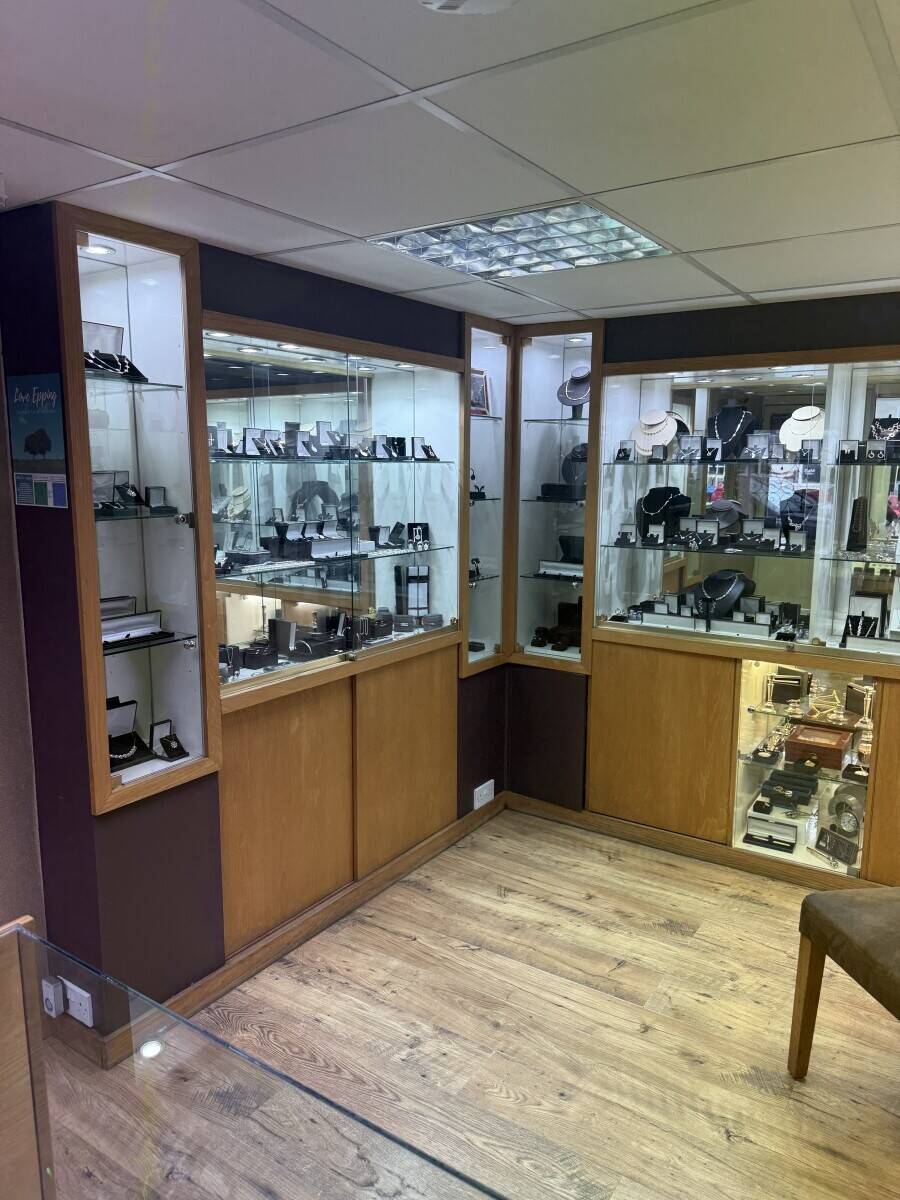 Jewelry Shop for sale in Epping Essex. Photo 5