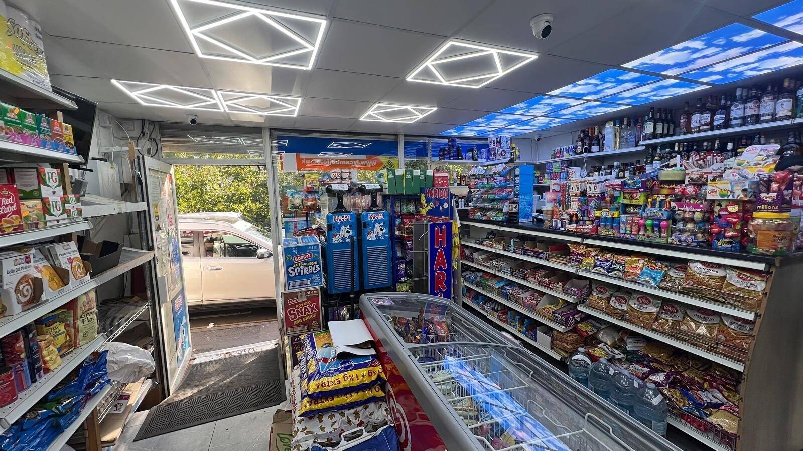 PRIME OFF LICENCE LEASE FOR SALE IN BUSY LOCATION IN SOUTHALL WITH HIGH POTENTIAL TO INCREASE SALES. Photo 5