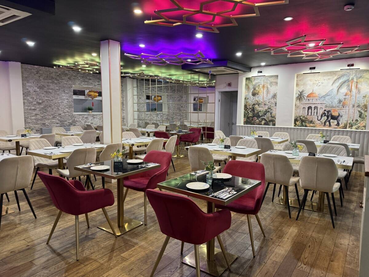 Wok&rsquo;N Rolls Chinese Restaurant/Pub for Sale