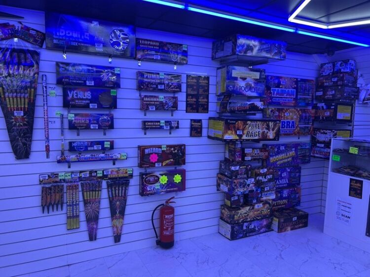 Trendy Mobile Retail Opportunity in Prime Bolton Location Photo 5