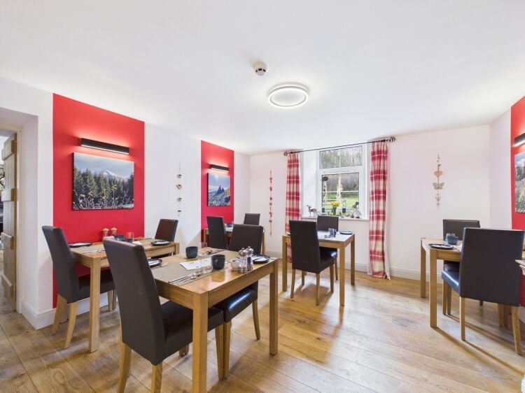 Stunning Highland home with thriving B&B business Photo 5