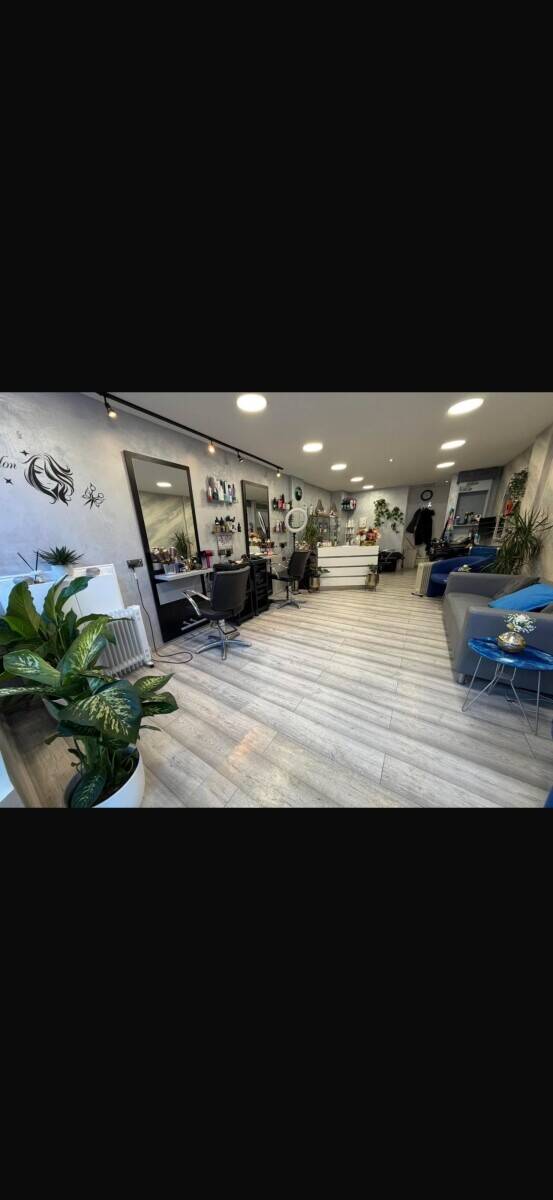 Classic Cuts Unisex Salon in Aberdeen City Center
