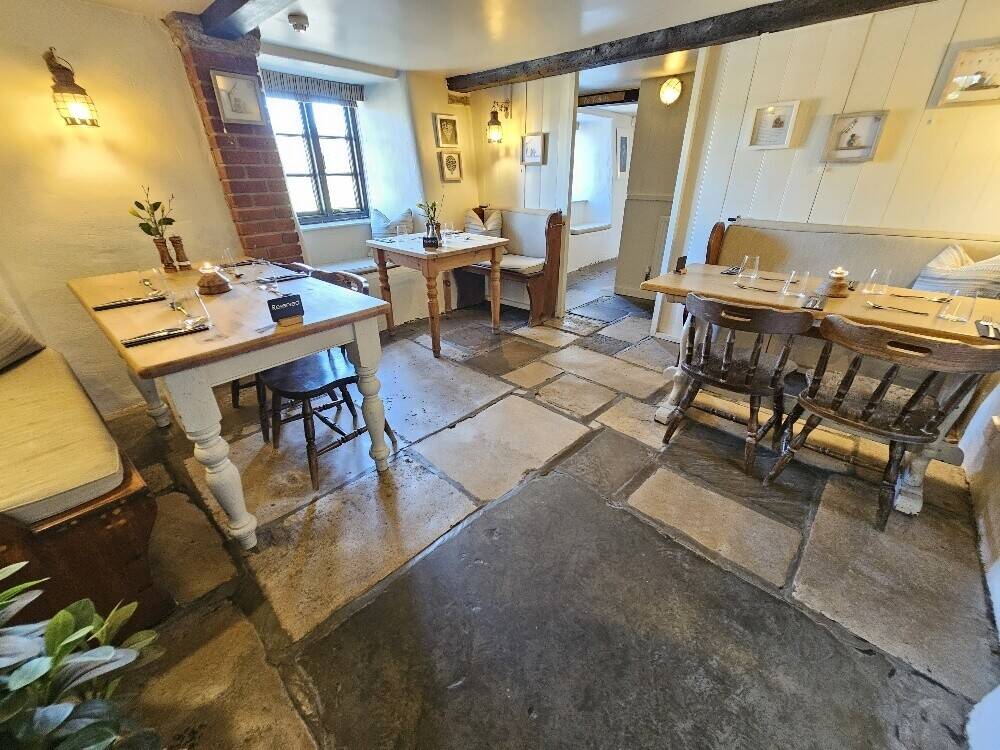 Iconic and Award Winning Free Of Tie Dorset Country Pub With A High Turnover & Exceptional Profits Photo 5