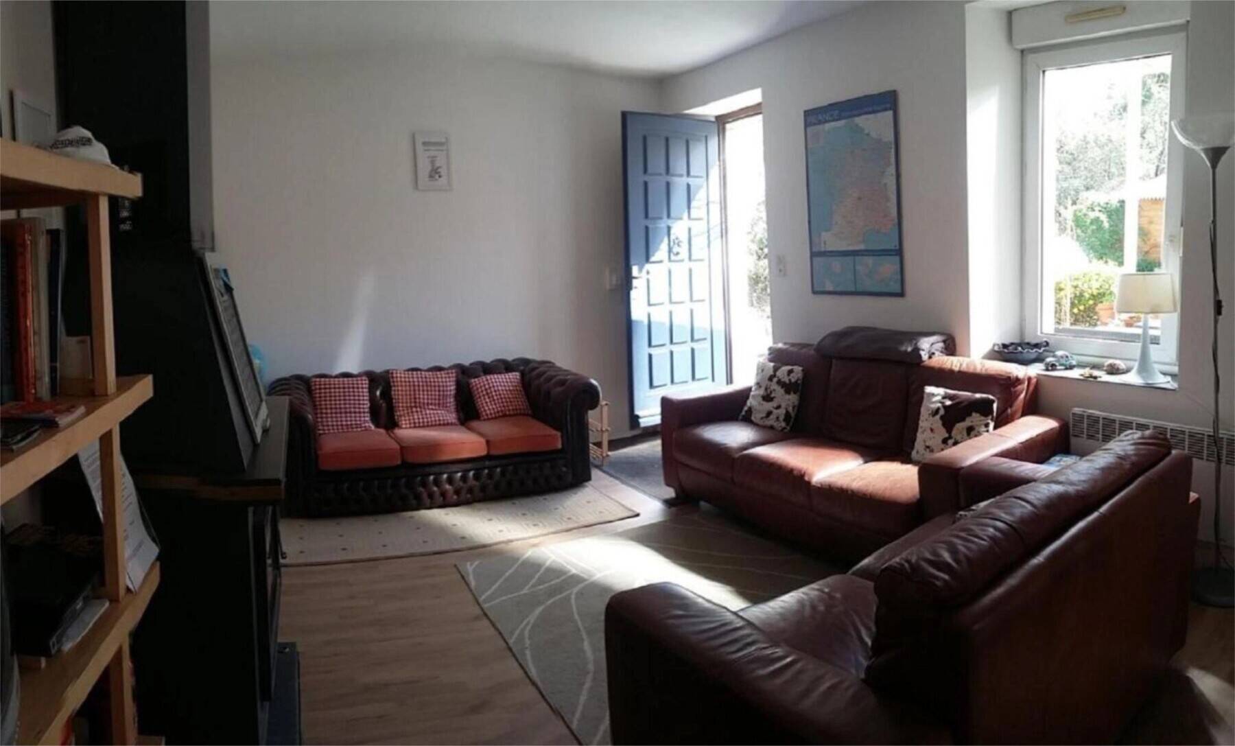 Sucessful Hostel & Tourism Business In Carcassonne, France