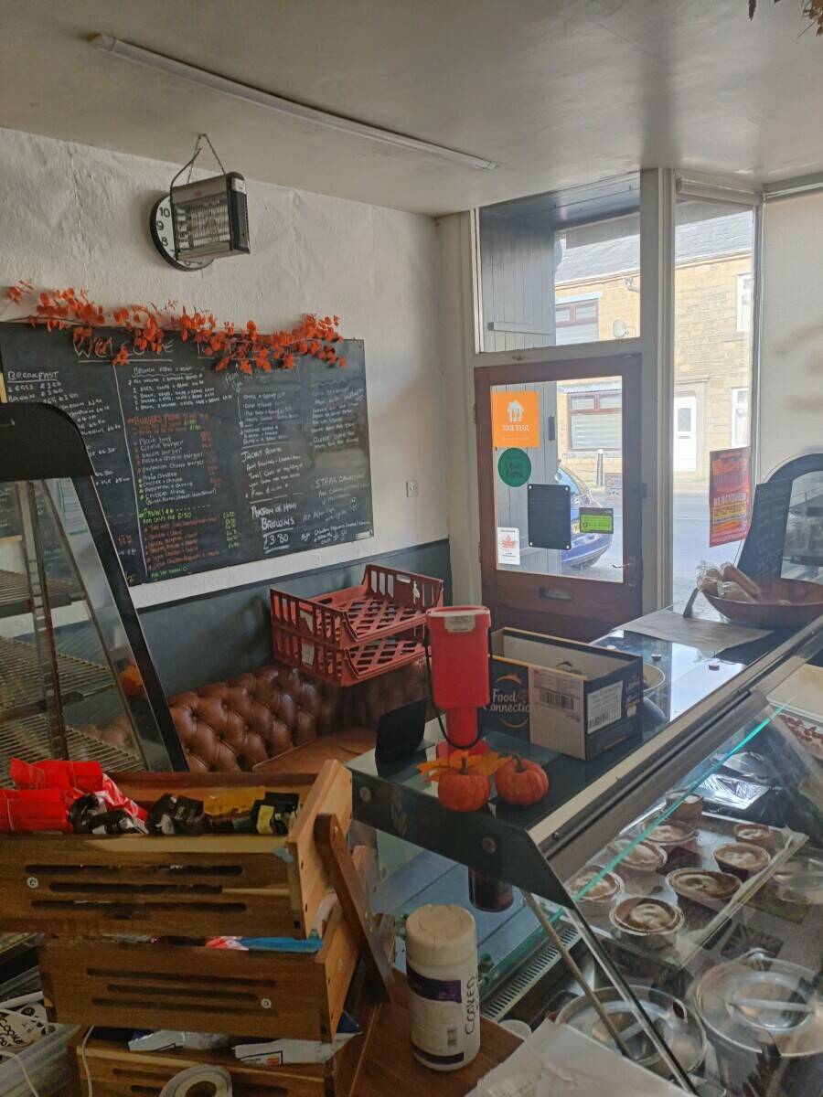 Very busy main road hot & cold Sandwich takeaway business. Photo 5
