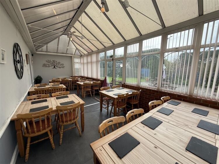 Versatile property offering a ready-made B&B / restaurant trade For Sale in Crediton