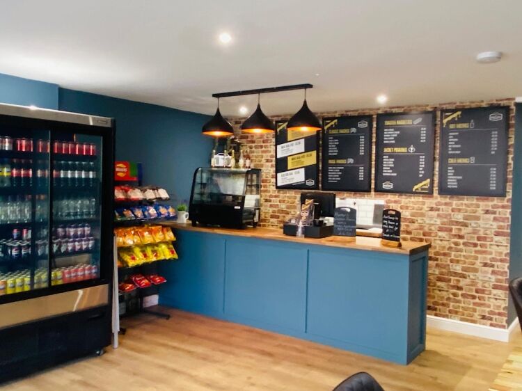 Leasehold Sandwich Bar Located In Retford Town Centre Photo 5
