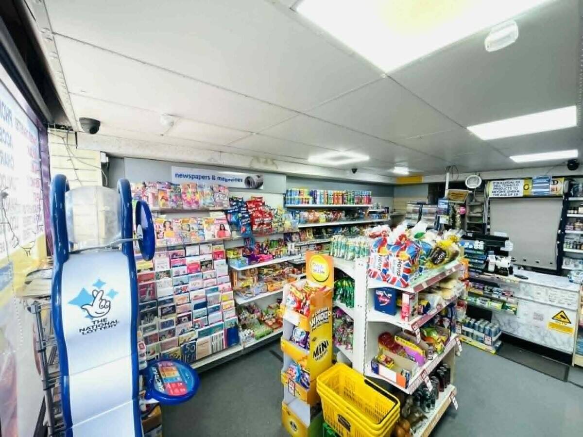 Off-license shop to sale