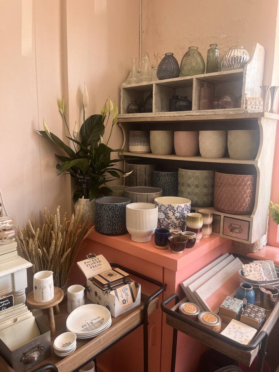 Gorgeous flower shop in Cambridgeshire, with loyal customer base and online presence Photo 4